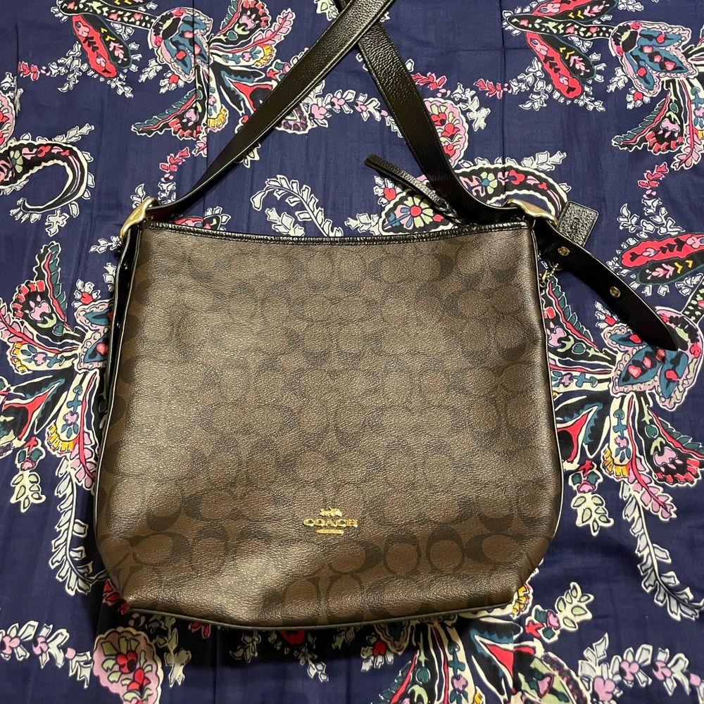 Coach Val Duffle - like new condition